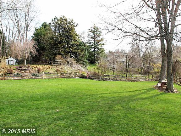 2nd image of 603 Camelot Dr