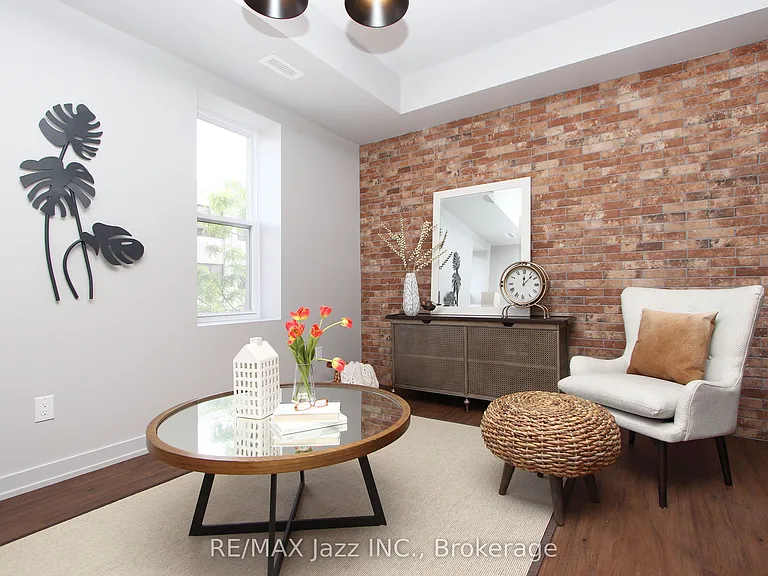 14 1/2 King St E #207 — Photo 6