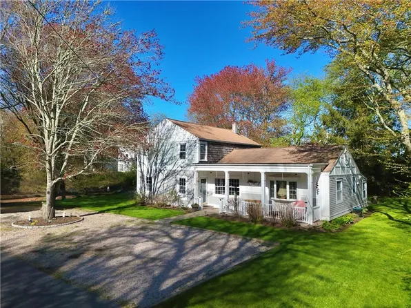 46 Channing Rd, Narragansett, RI 02882