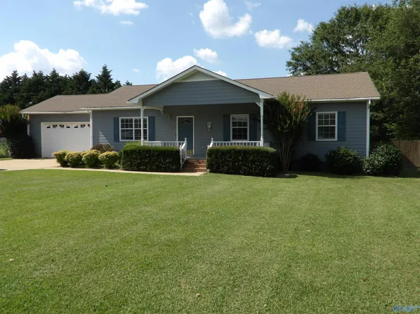 257 Cinnamon Ln, Albertville, AL 35951