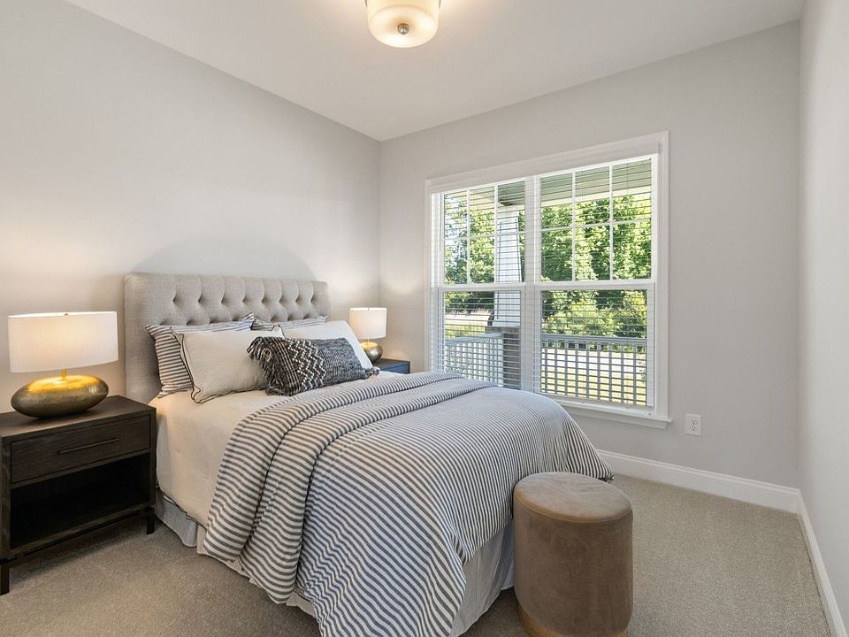 2nd image of 250 Teerling Cir