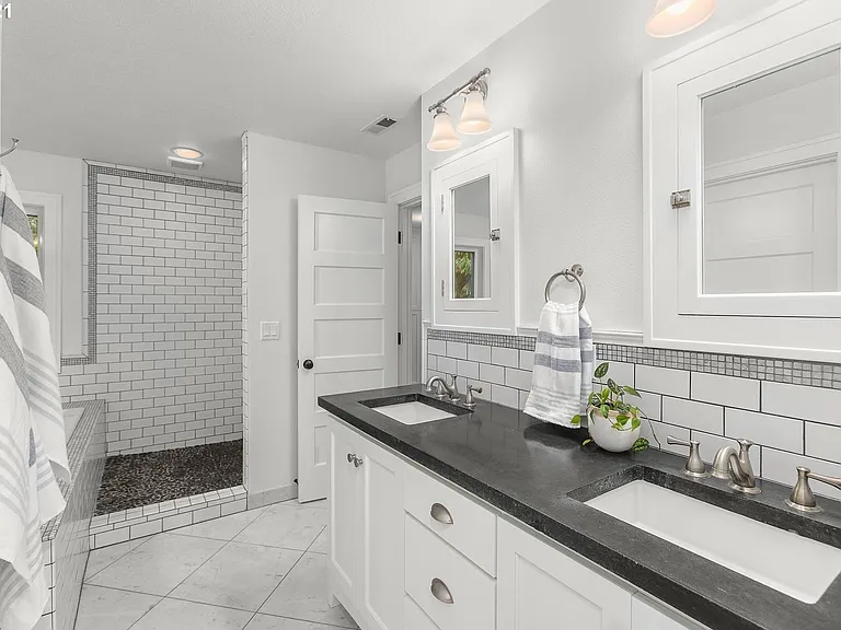 3155 Upper Dr — Photo 14