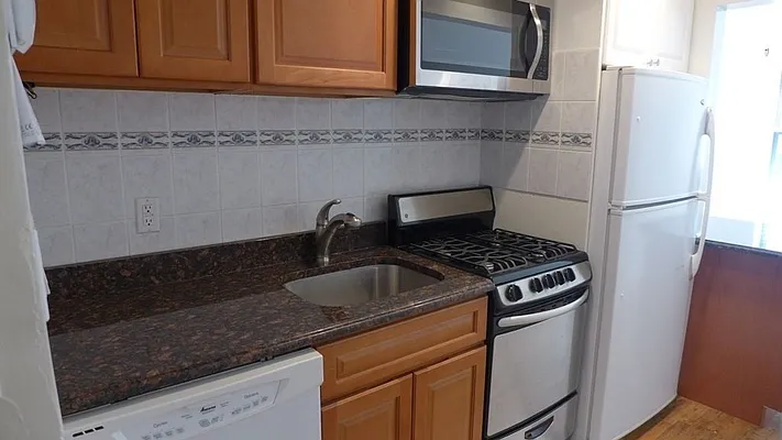 Rented by Limestone Realty Bklyn, LLC | media 26