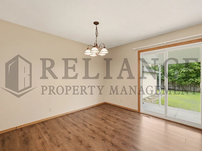 516 N Lakeside Dr — Photo 20