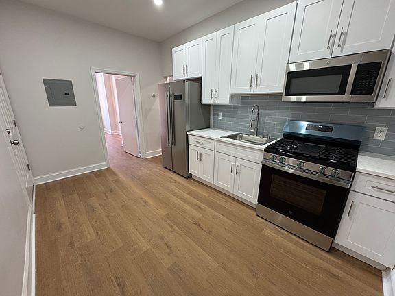 3rd image of 23 Belmont Ave APT 1