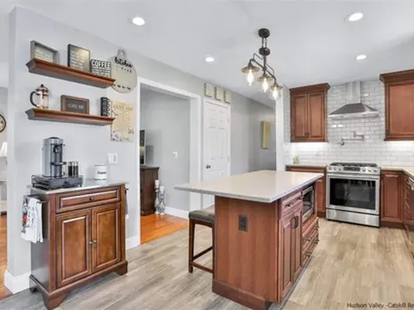 623 N Elting Corners Rd, Highland, NY 12528