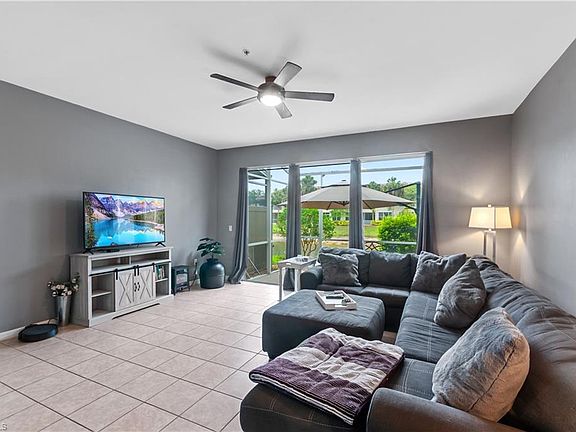 3rd image of 1208 OXFORD LN
