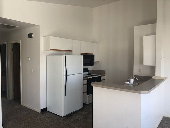 2nd image of 506 Caribou Dr #B