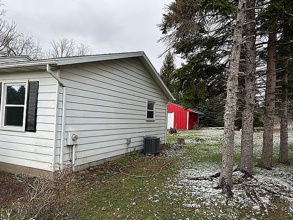 3rd image of 3625 Roma Dr