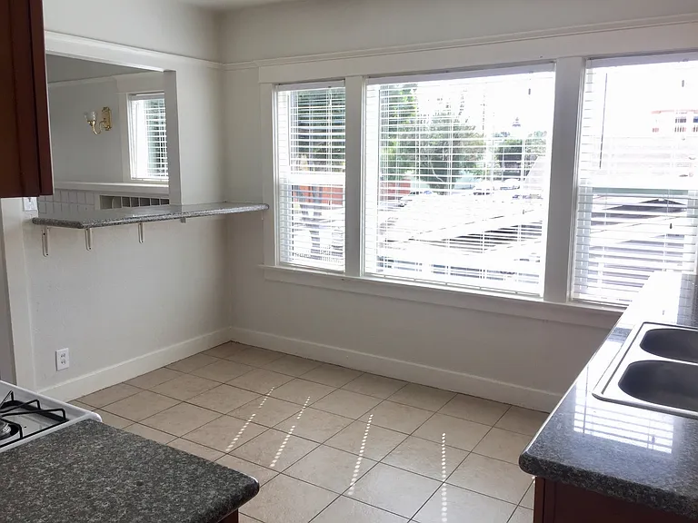 1041 Dawson Ave — Photo 9