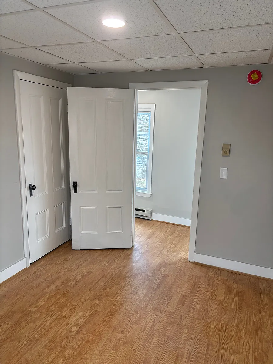 Building Photo - 1234 Forest Ave #2
