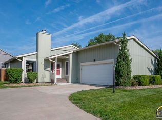 2925 SW Arrowhead Rd, Topeka, KS 66614