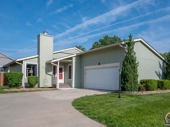 2925 SW Arrowhead Rd, Topeka, KS 66614