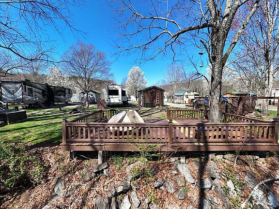 3rd image of 181 Vista Cir