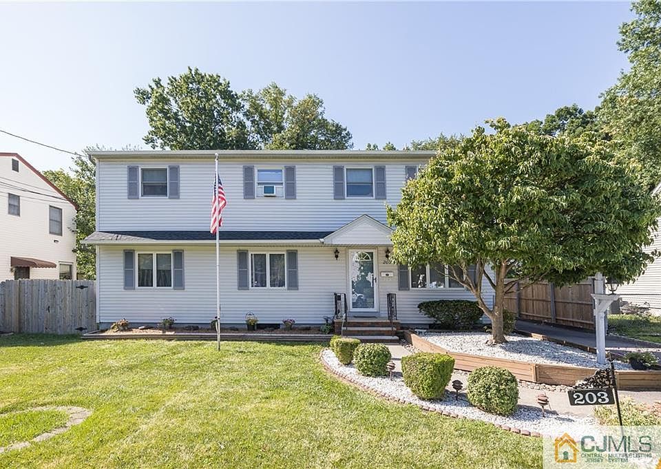 1st image of 203 Garden Dr