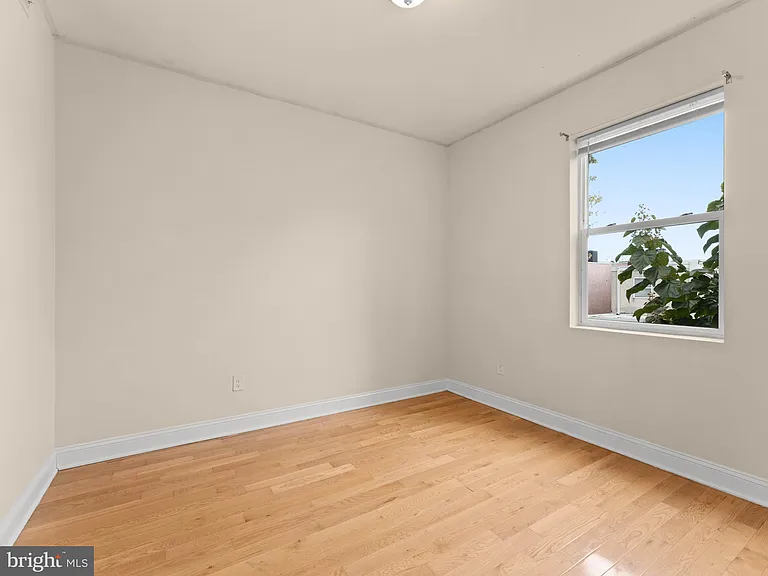 1813 N 18th St #3 — Photo 11