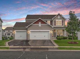 8035 Spring Lake Ln, Shakopee, MN 55379