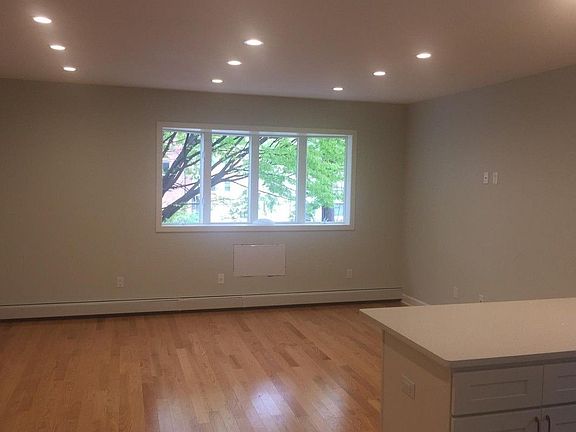 4th image of 23-40 27th St #Top