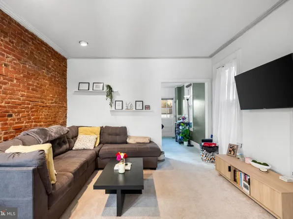 2207 Mount Vernon St, Philadelphia, PA 19130