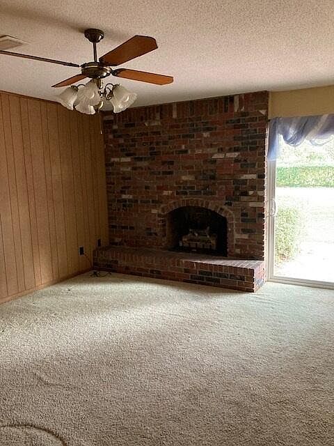 2nd image of 2421 Roberts Dr