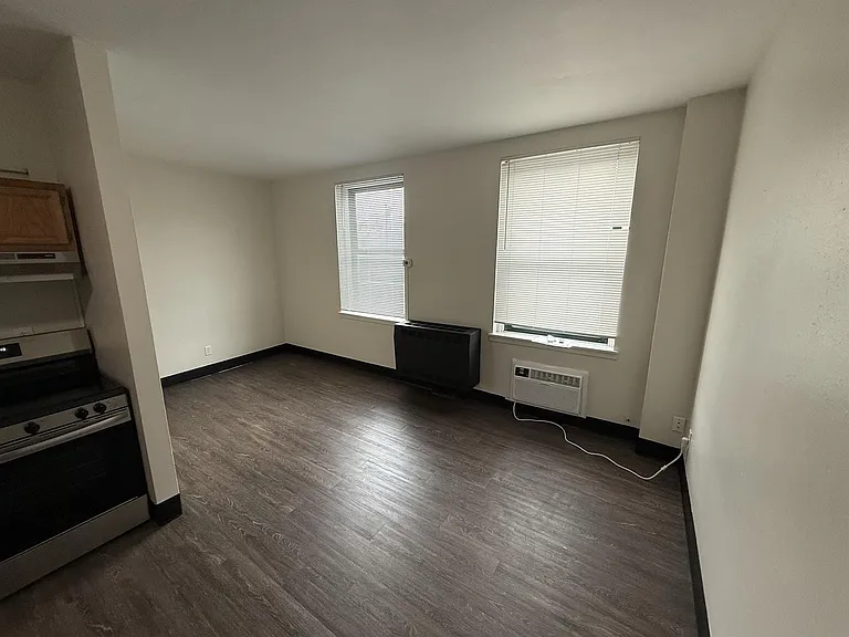 123 E Iowa Ave #3 — Photo 9