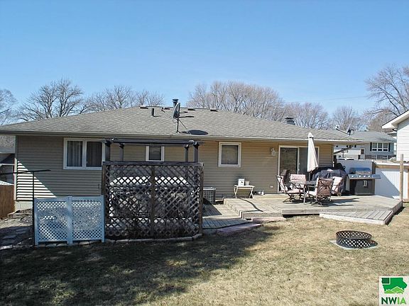 2nd image of 3508 Idlewood St