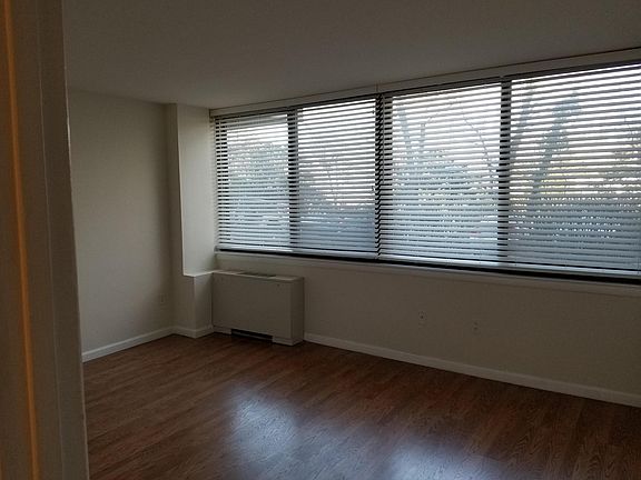 5th image of 600 Roosevelt Blvd APT G14