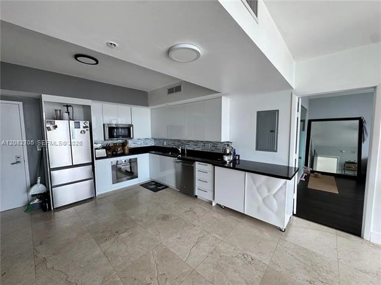92 SW 3rd St cu-3811, Miami, FL 33130 — Photo 1