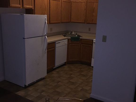 5th image of 224 Wray Ct APT 20