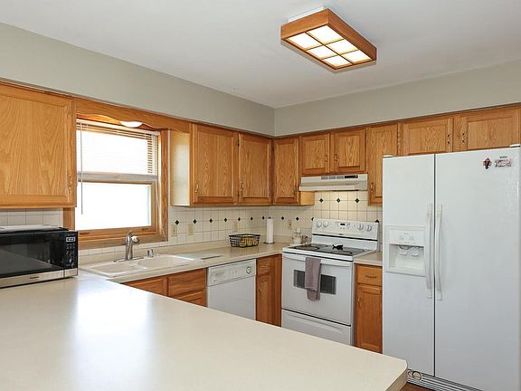 5th image of 8795 S Lizanne DRIVE