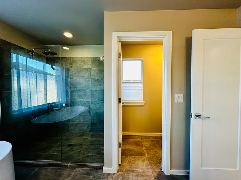 2nd floor - Master Bath