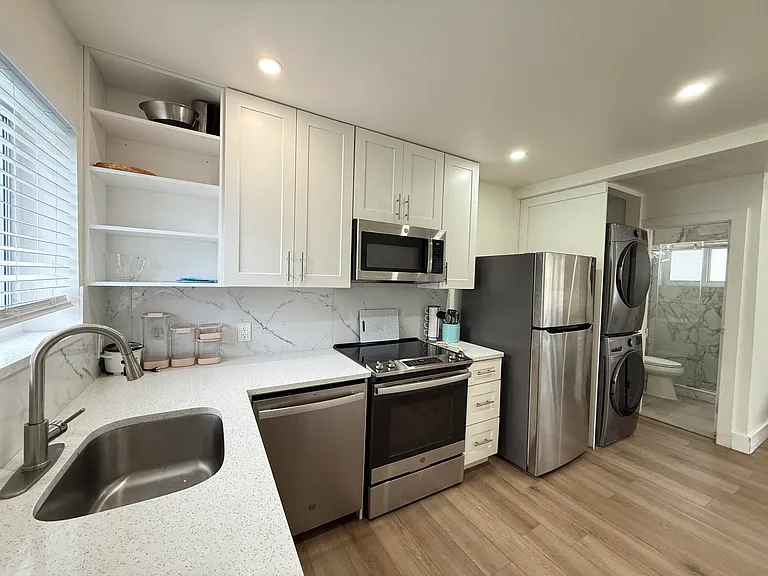 820 SE 14th St #1-2 — Photo 8