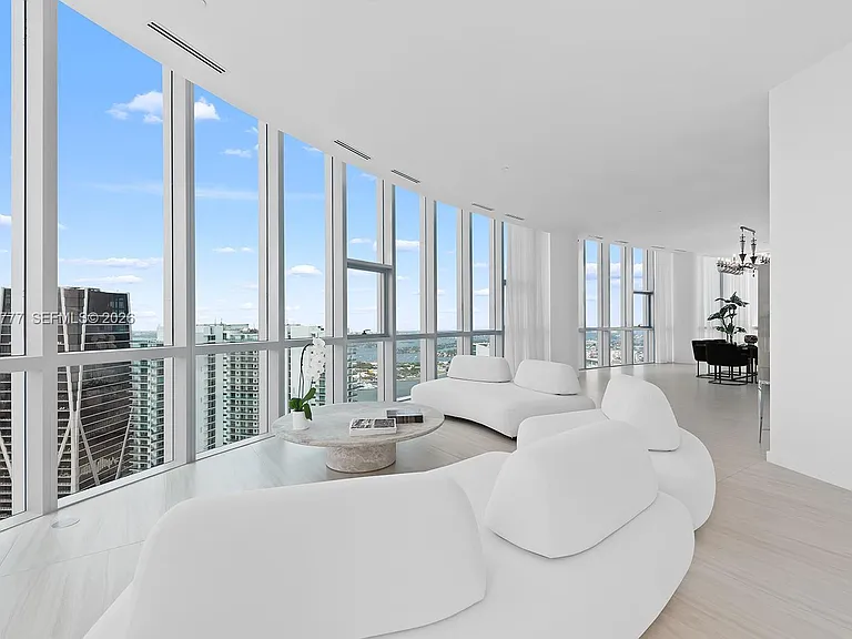 851 NE 1st Ave #Penthouse 5700 — Photo 21