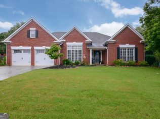5720 Kennemore Dr, Alpharetta, GA 30004