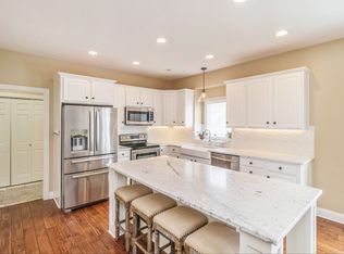 795 SE Oakleaf Ln, Waukee, IA 50263