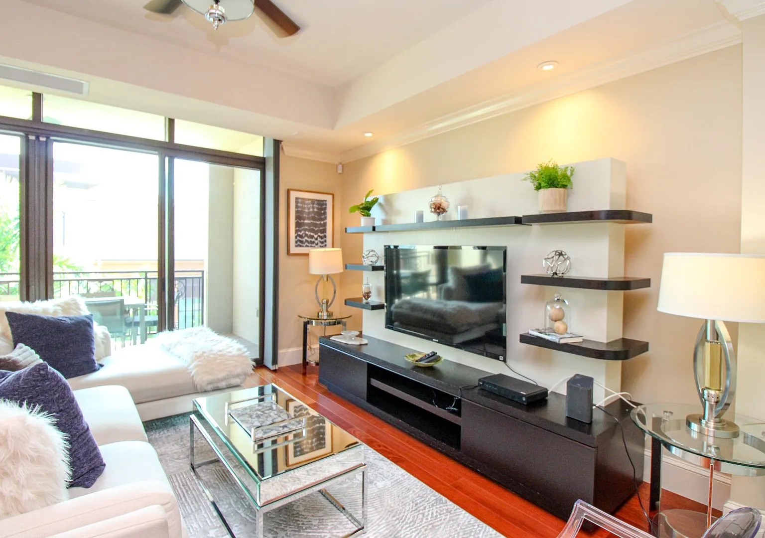 **Stunning**Fully Furnished**Annual Or Seasonal Rental**Mercado** — Photo 3