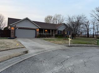 711 Bittersweet Ln, Henderson, KY 42420