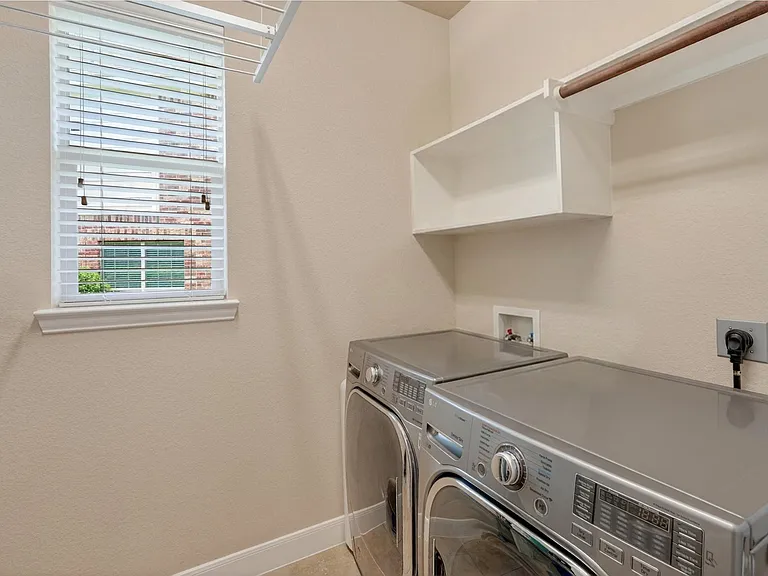 55 S Victoriana Cir — Photo 33