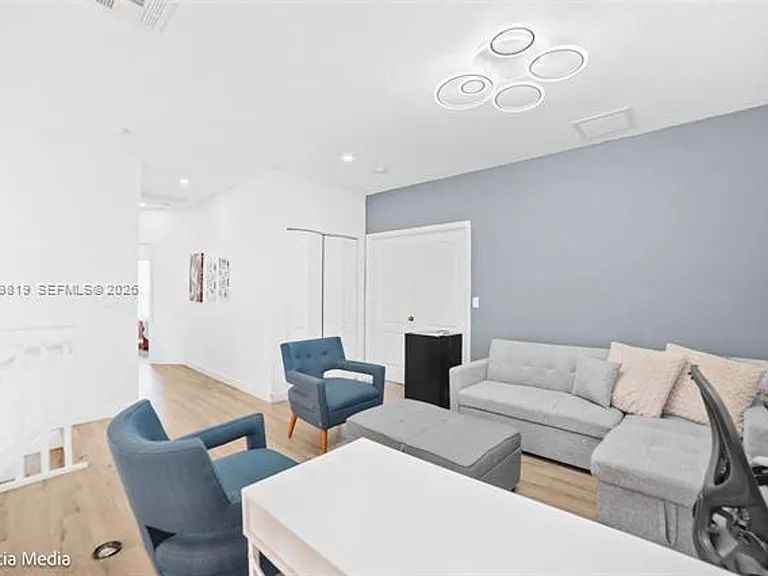 3160 NE 1st Dr #3160 — Photo 15