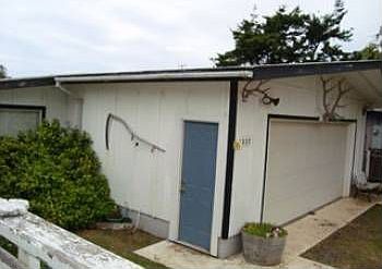 2nd image of 1332 Douglas St