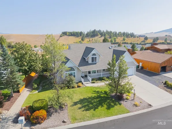 670 Panorama Dr, Moscow, ID 83843