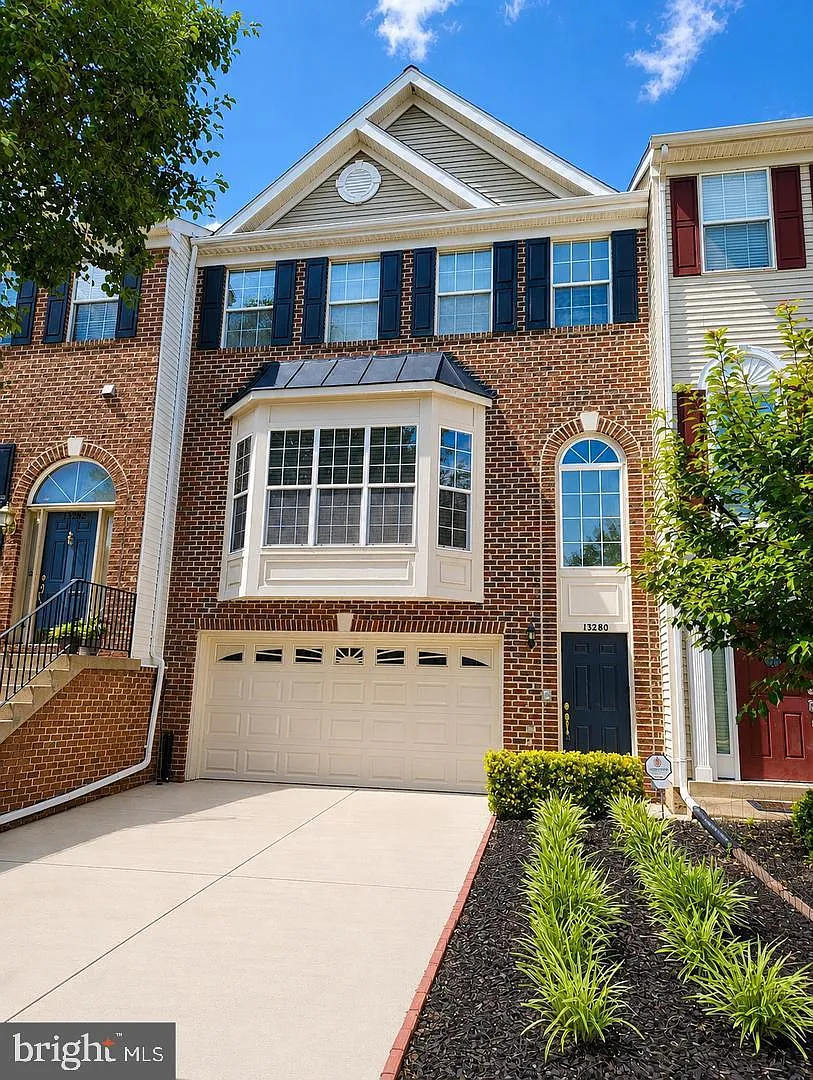 3 bed, 4.0 bath, 2212 sqft, $3,500 — Photo 1
