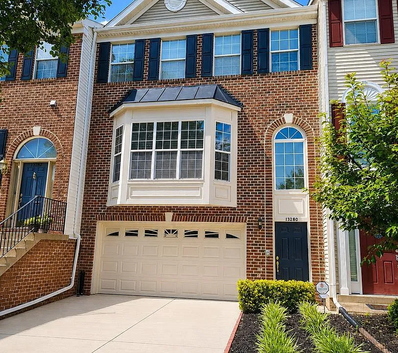 13280 Maple Creek Ln