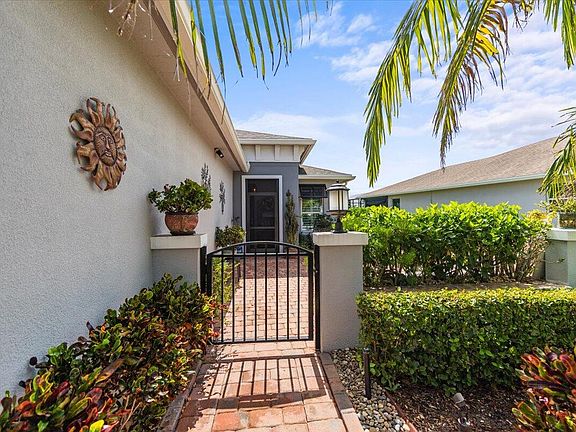 3rd image of 12311 SW Silverwood Avenue