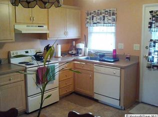 928A Thornhill Ct, Lakewood, NJ 08701