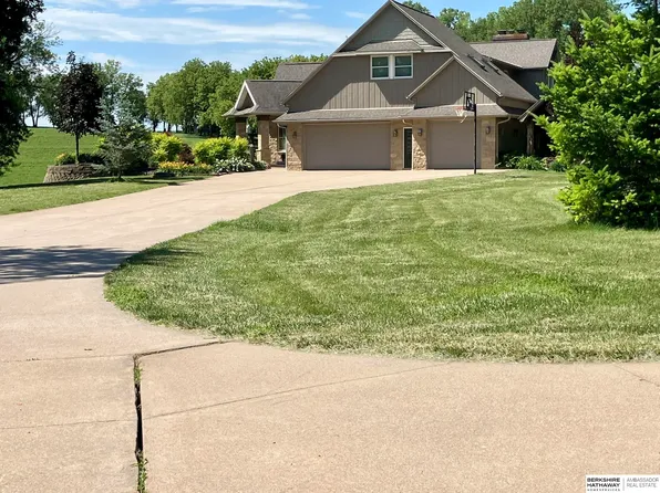 505 Oak Hill Rd, Plattsmouth, NE 68048