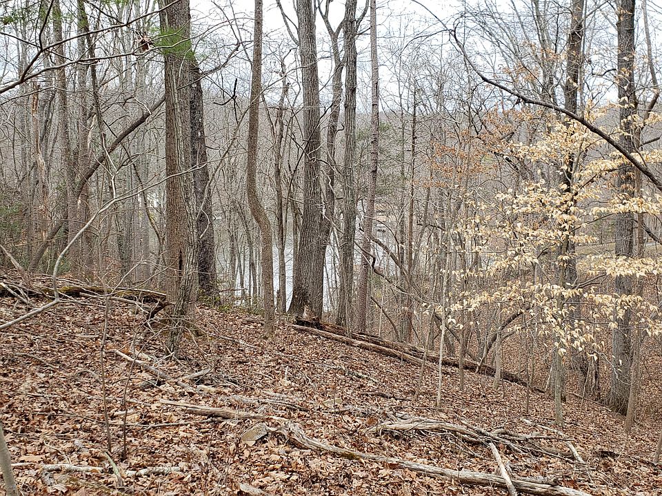 1st image of 16 Woodridge Trl
