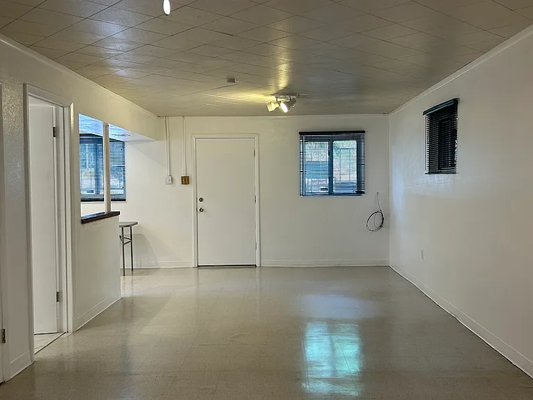 3607 Hannett Ave NE #B — Photo 11
