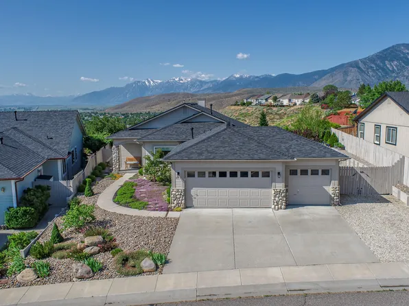 877 Vista Park Dr, Carson City, NV 89705