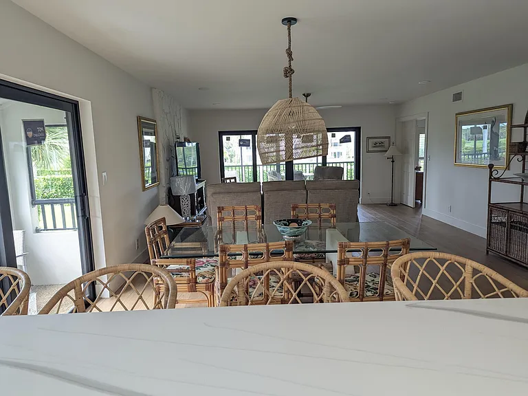 404 Clubhouse Cir — Photo 8